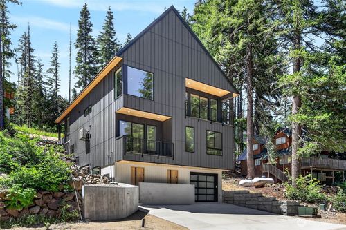 851 Snoqualmie Dr, Snoqualmie Pass, WA, 98068-5062 | Card Image