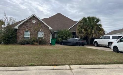 147 Riverlands Dr, La Place, LA, 70068-7107 | Card Image