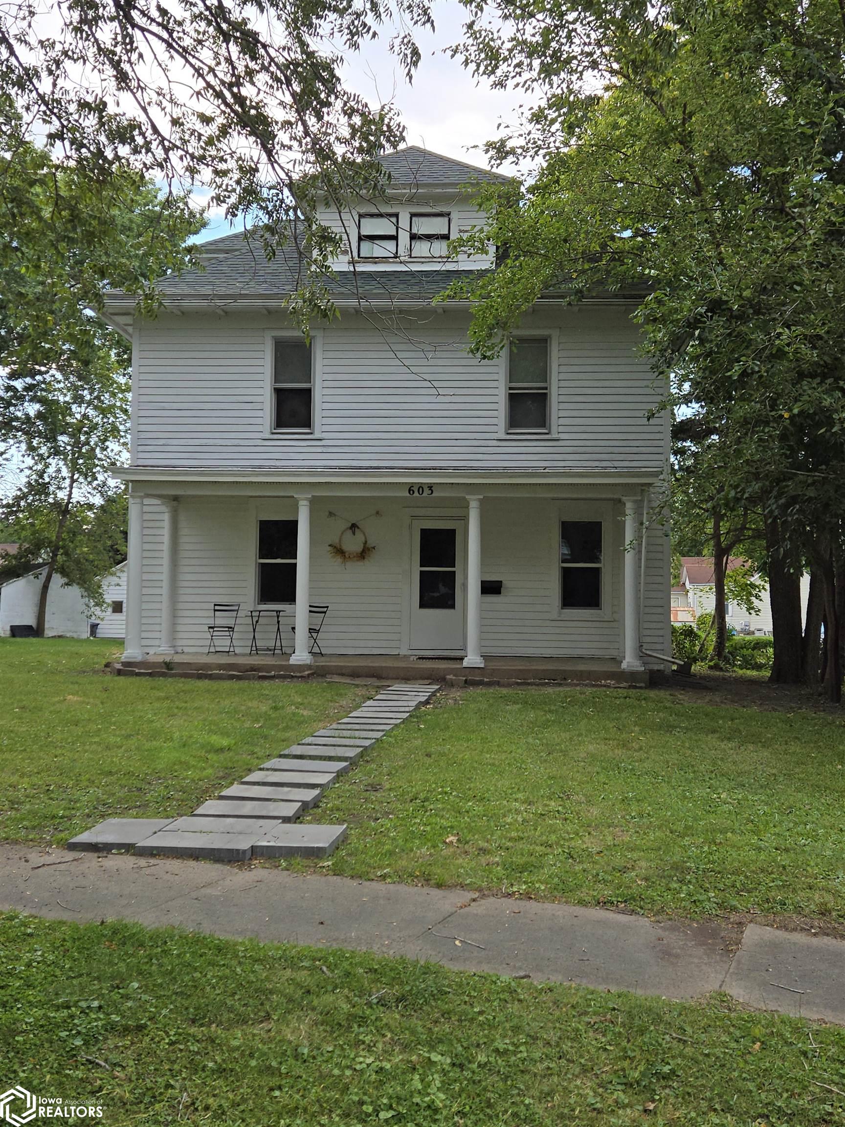 Starr Ave, Burlington, IA 52601
