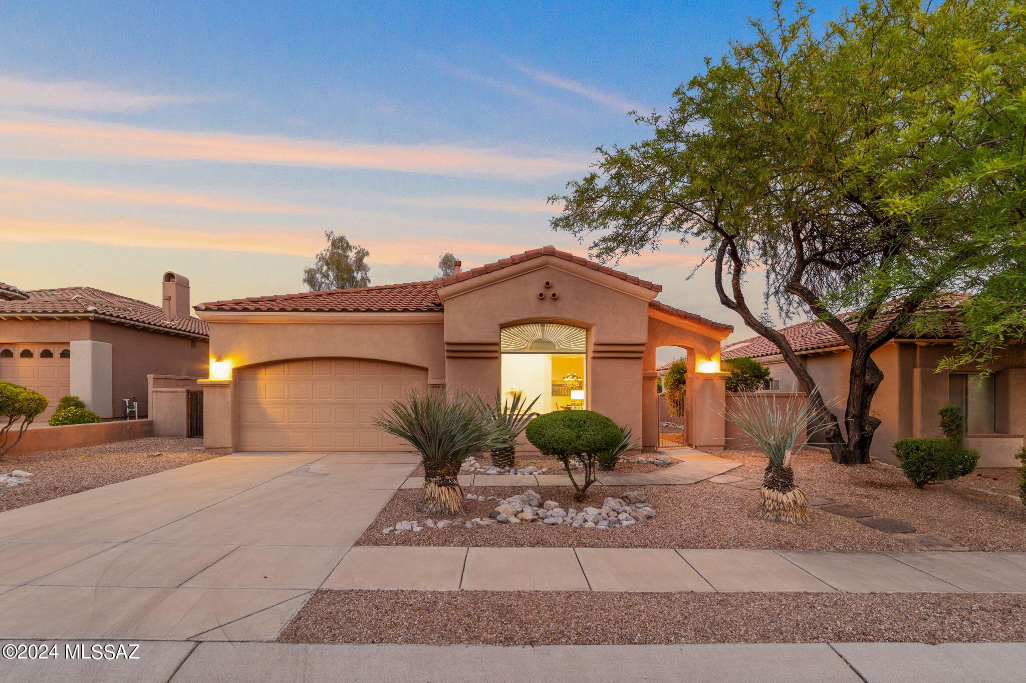 Via Lomas DE Paloma , Tucson, AZ 85718