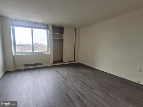 apt-613-604 S Washington Sq, PHILADELPHIA, PA, 19106-4122 | Card Image