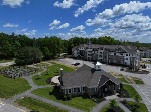 204-4 Longview Dr, Hampstead, NH, 03841-2015 | Card Image