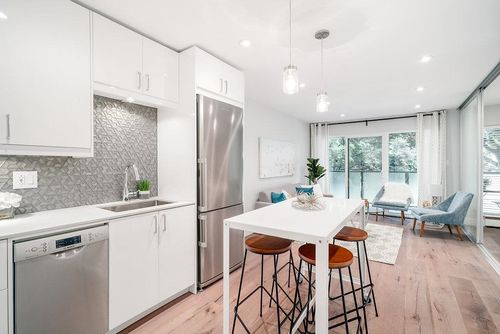 208-1425 Cypress St, West Vancouver, BC, V6J3L1 | Card Image