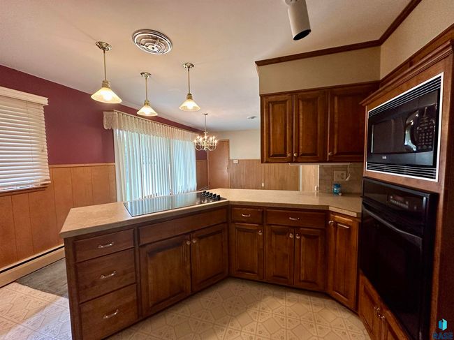 511 W Crawford St, House other with 3 bedrooms, 3 bathrooms and null parking in Luverne MN | Image 11