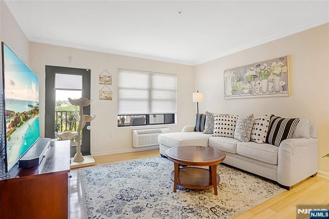 8915 Bergenwood Ave, Condo with 1 bedrooms, 1 bathrooms and null parking in North Bergen NJ | Image 4