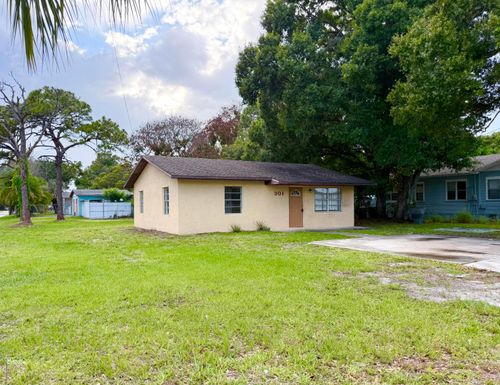 301 N 20th St, Fort Pierce, FL, 34950-3817 | Card Image