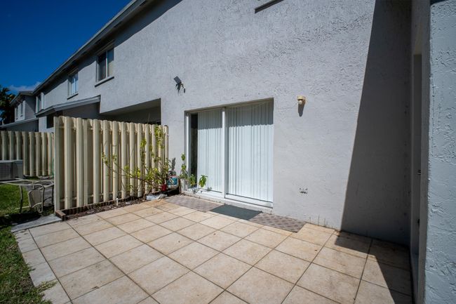 1443 Sw 48 Th Ter, Townhouse with 3 bedrooms, 3 bathrooms and null parking in Deerfield Beach FL | Image 33