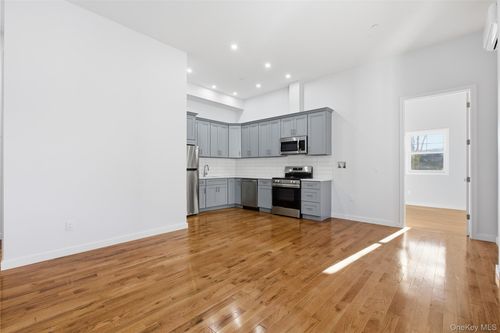 1b-99 Main St, Brewster, NY, 10509-1435 | Card Image