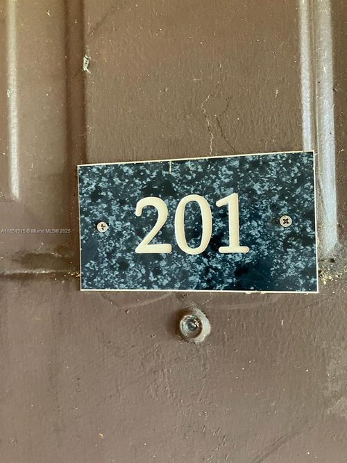 apt-201-2833 N Course Dr, Pompano Beach, FL, 33069-3091 | Card Image