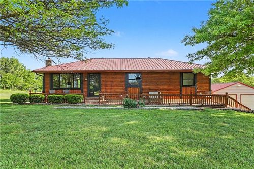 300 E Casey Rd, Lone Jack, MO, 64070-9539 | Card Image