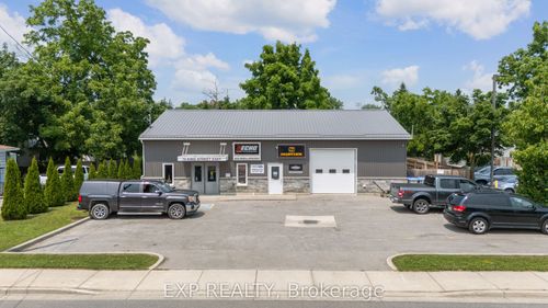 74 King St E, Forest, ON, N0N1J0 | Card Image