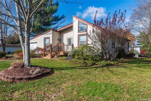 20 Cherrywood Dr, Goshen, NY, 10924-2557 | Card Image