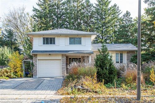 52 Tecumseh Cres, Kitchener, ON, N2B2T4 | Card Image