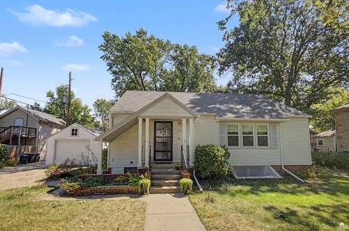 215 S 8th St, Manhattan, KS, 66502-6127 | Card Image