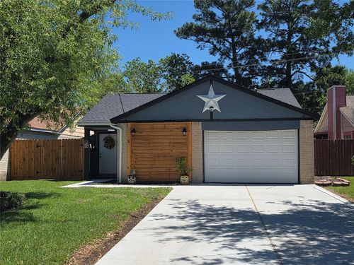 8646 Flower Path St, Houston, TX, 77044-1821 | Card Image