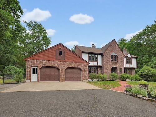 107 Mill Street, Dunstable, MA, 01827 | Card Image