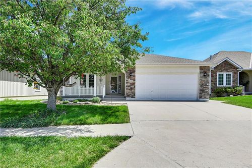 4641 Sw Soldier Dr, Lee's Summit, MO, 64082-4801 | Card Image