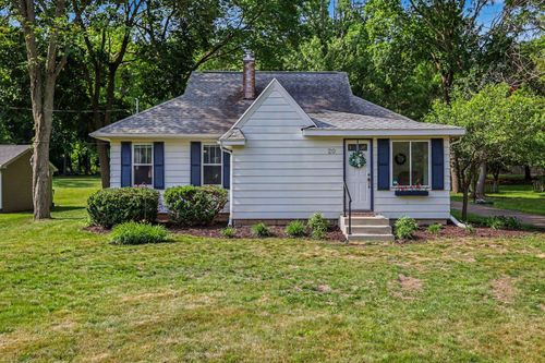 20 Langley Rd E, Battle Creek, MI, 49015-4036 | Card Image