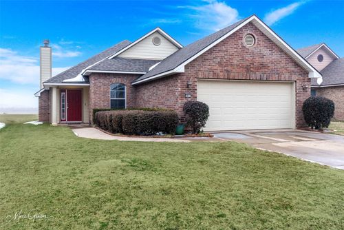 3233 Grand Lake Dr, Bossier City, LA, 71111-6352 | Card Image
