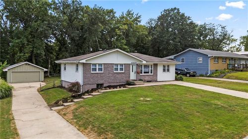 4537 Ne 56th St, Kansas City, MO, 64119-2851 | Card Image