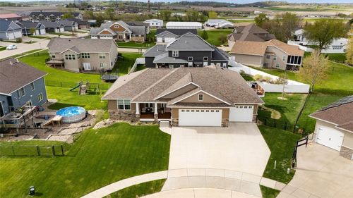 630 Lincoln Ct, Center Point, IA, 52213-4700 | Card Image