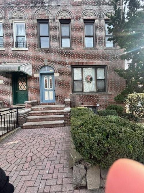 8423 14th Ave, Brooklyn, NY, 11228-3328 | Card Image