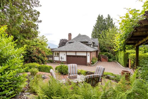 2953 Admiral Crt, Coquitlam, BC, V3C4E8 | Card Image