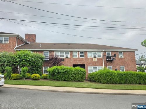 1624 Valley St, Fort Lee, NJ, 07024-2529 | Card Image