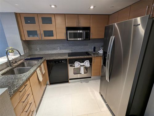 1104-2101 Brickell Ave, Miami, FL, 33129-2104 | Card Image