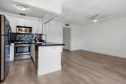 apt-j4-4201 S Ocean Blvd, South Palm Beach, FL, 33480-5858 | Card Image