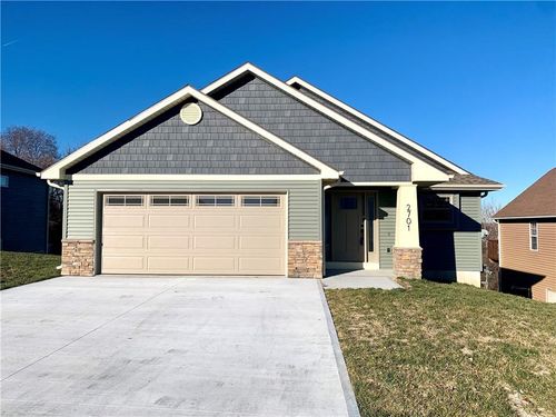 2701 Meadow Ridge Dr, Saint Joseph, MO, 64504-2200 | Card Image