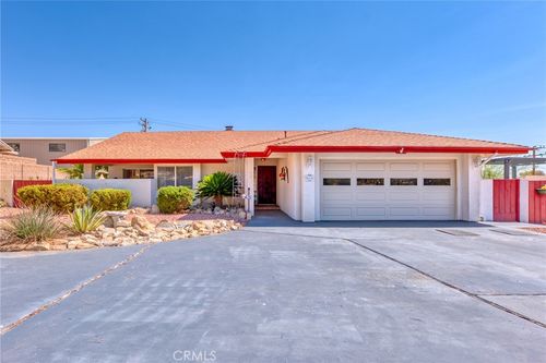 7515 Pinon Dr, Yucca Valley, CA, 92284-2334 | Card Image