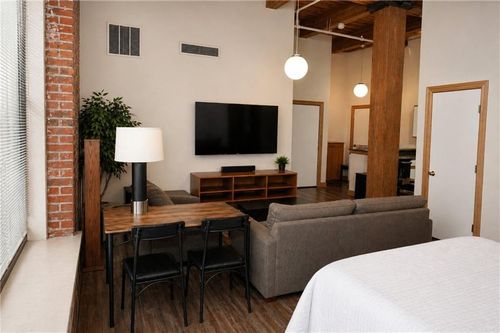302-308 W 8th St, Kansas City, MO, 64105-1520 | Card Image
