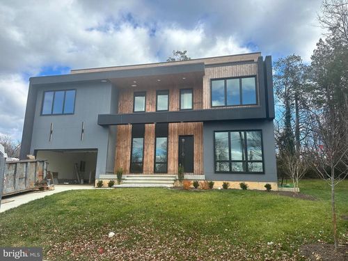 8313 Syracuse Cir, VIENNA, VA, 22180-7101 | Card Image