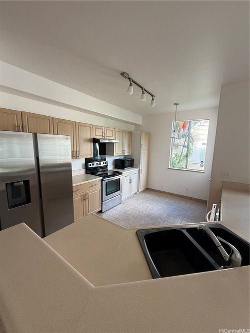g101-95-962 Wikao St, Mililani, HI, 96789-5073 | Card Image