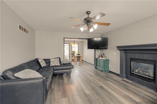 1818 Lauren Ln, Kearney, MO, 64060-7667 | Card Image