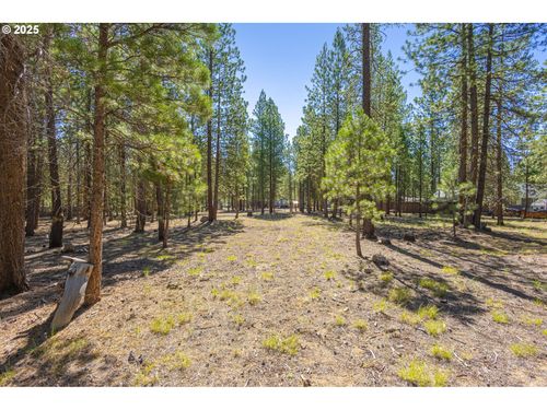 52071 Red Pne, La Pine, OR, 97739-9427 | Card Image