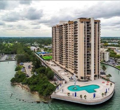 1108 - 1800 Ne 114th St, Condo with 2 bedrooms, 2 bathrooms and null parking in Miami FL | Image 1