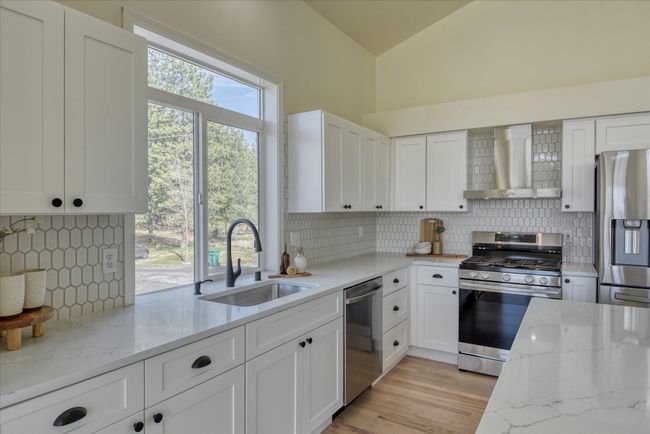 1814 S Viewcrest Ln, House other with 3 bedrooms, 3 bathrooms and null parking in Spokane Valley WA | Image 6