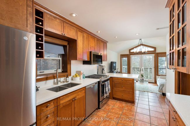 27 Larkin Ave, House other with 4 bedrooms, 2 bathrooms and null parking in Toronto ON | Image 13