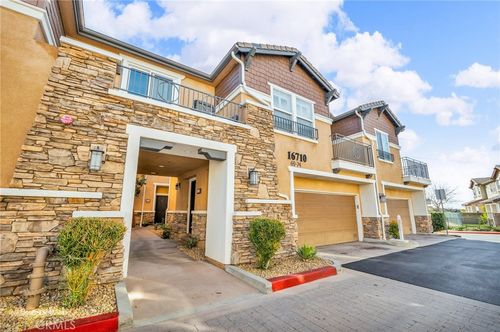 70-16710 Nicklaus Dr, Sylmar, CA, 91342 | Card Image