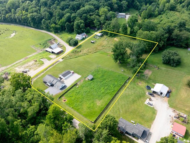 6049 E Mineral Koleen Rd, House other with 3 bedrooms, 1 bathrooms and null parking in Bloomfield IN | Image 9