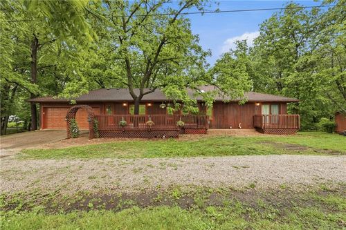875 Kendall Rd, Peculiar, MO, 64078-9574 | Card Image
