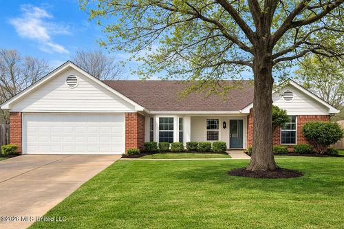 7124 Windsor Dr, Horn Lake, MS, 38637-1226 | Card Image