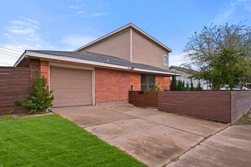 2402 Pine St, Galveston, TX, 77551-1532 | Card Image