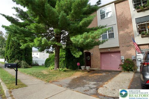 11 Corriere Rd, Palmer Twp, PA, 18045-7427 | Card Image