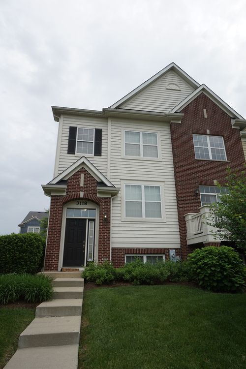 3118 Gansett Pkwy, Elgin, IL, 60124-8821 | Card Image