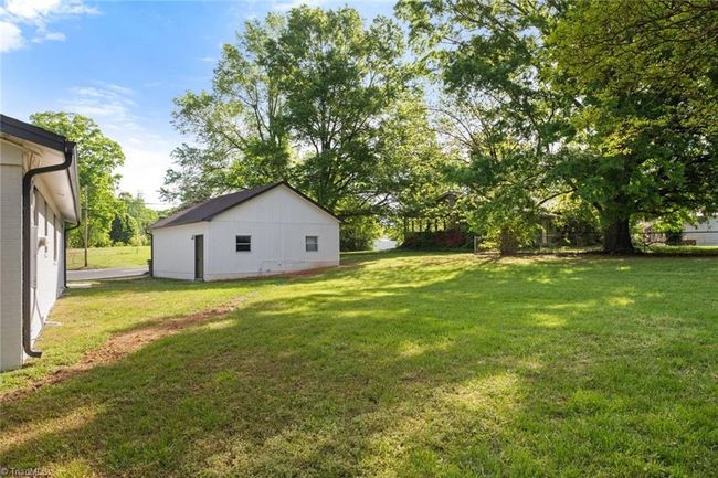 306 Lakeshore Dr, House other with 3 bedrooms, 2 bathrooms and null parking in Thomasville NC | Image 30