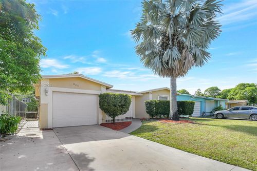 880 Sw 64th Ter, North Lauderdale, FL, 33068-2639 | Card Image