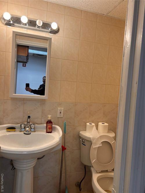 3370 Prince St, Flushing, NY, 11354-2745 | Card Image